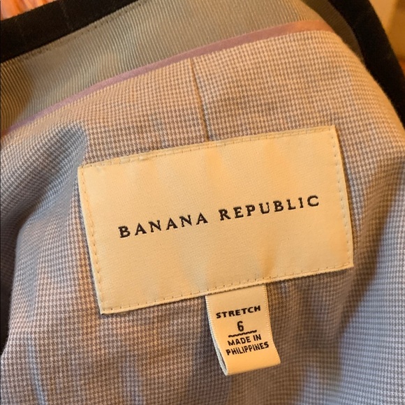 Women’s Pinstripe banana republic wool/spandex fully lined blazer, stitch accent - Picture 2 of 7